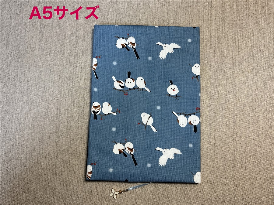 【同人グッズ】布製ブックカバー Ａ５サイズ「シマエナガと水玉(ブルー)」